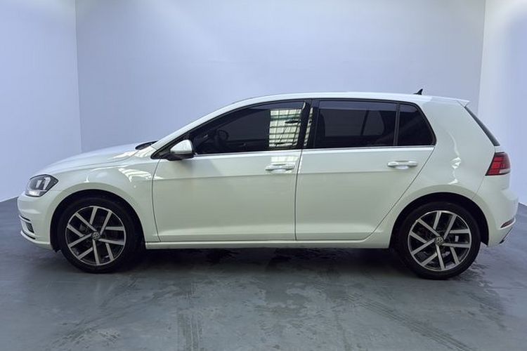 Volkswagen Golf 2020 car image #6