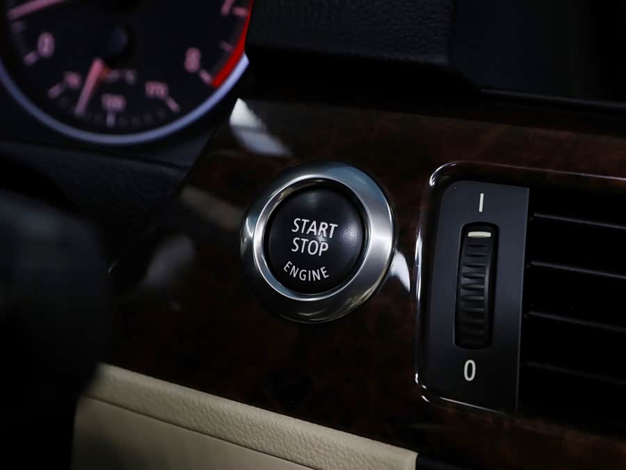 BMW 3 Series (Imported) 2008 car image #21