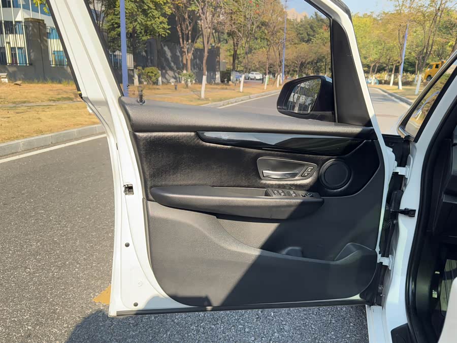 BMW 2 Series Tourer 2019 car image #21