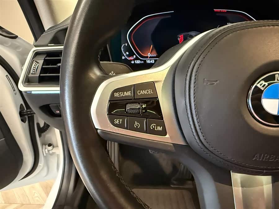 BMW i4 M50 2022 #21 BMW i4 M50 2022 car image #21