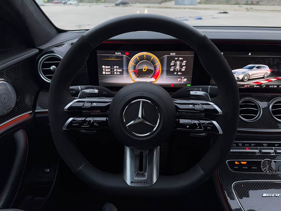 Mercedes-Benz E AMG 2019 immagine di auto #21
