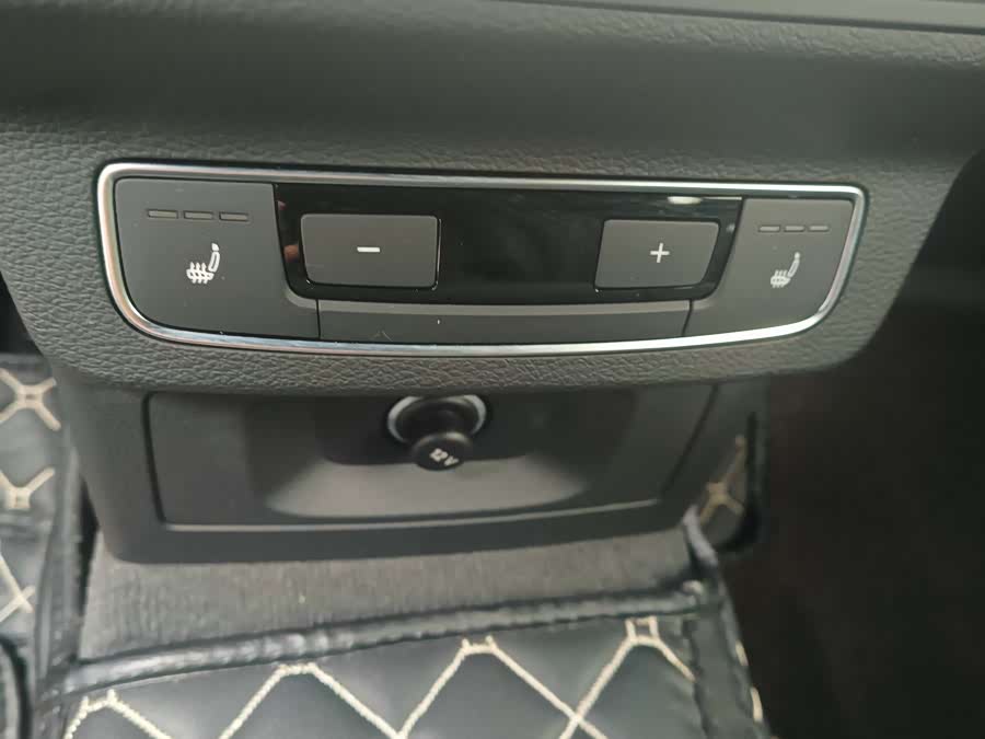 Audi SQ5 2023 immagine di auto #21