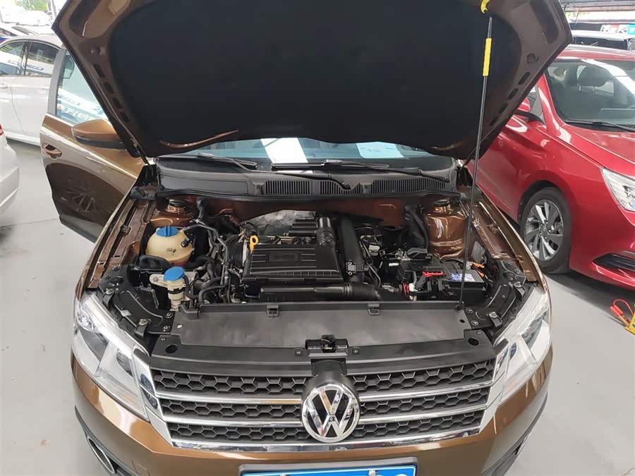 Volkswagen Cross Lavida 2017 immagine di auto #21