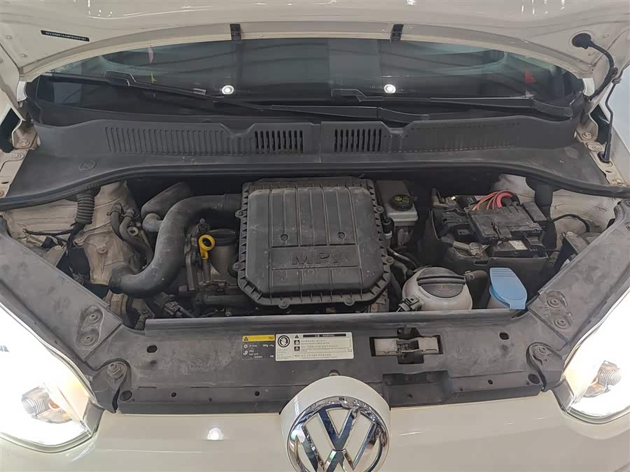 Volkswagen up! 2015 immagine di auto #21