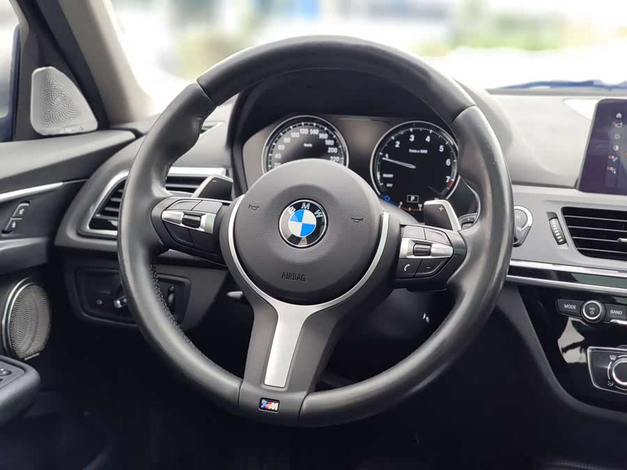 BMW 1 Series 2019 immagine di auto #21