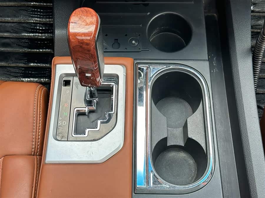 Toyota Tundra 2014 immagine di auto #21