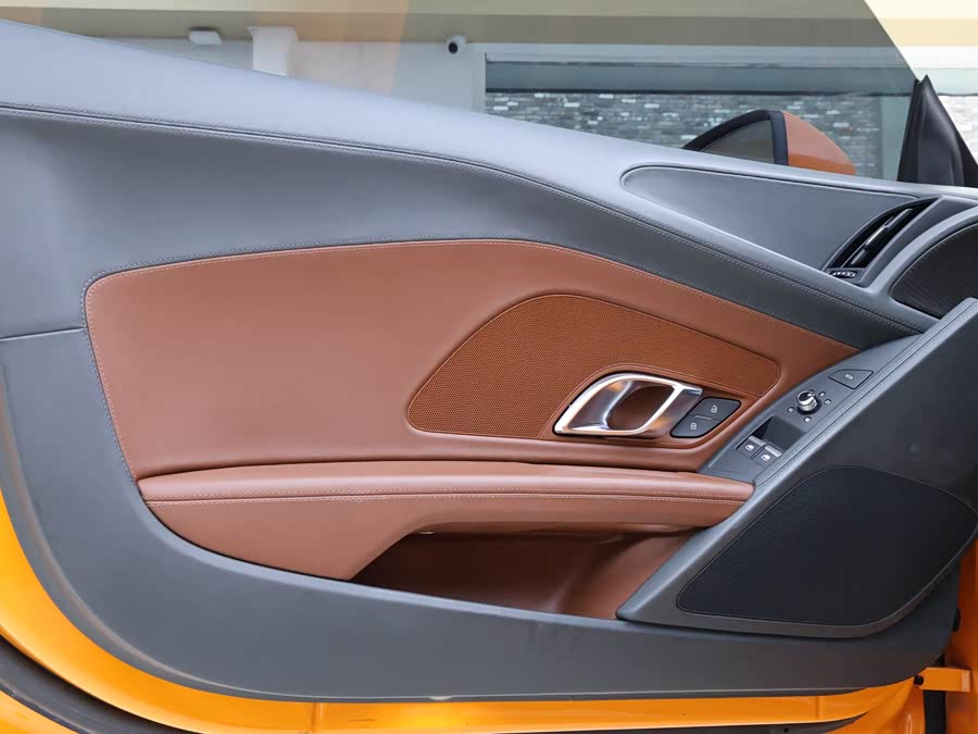 Audi R8 2018 car image #21