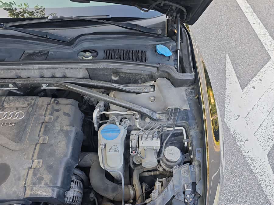 Audi Q5 2012 car image #21