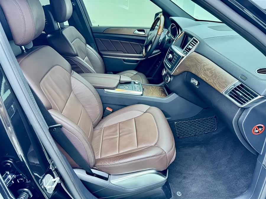 Mercedes-Benz GL Class 2014 car image #21