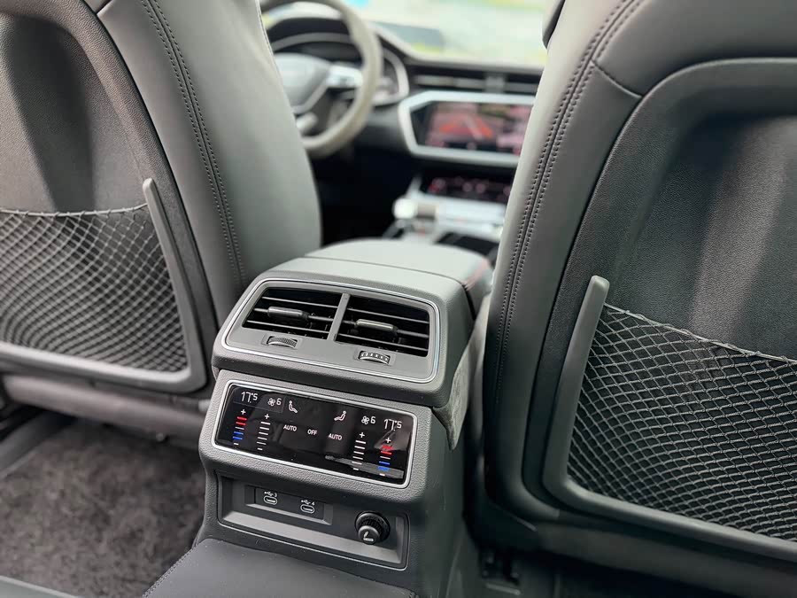 Audi RS 6 2023 car image #21