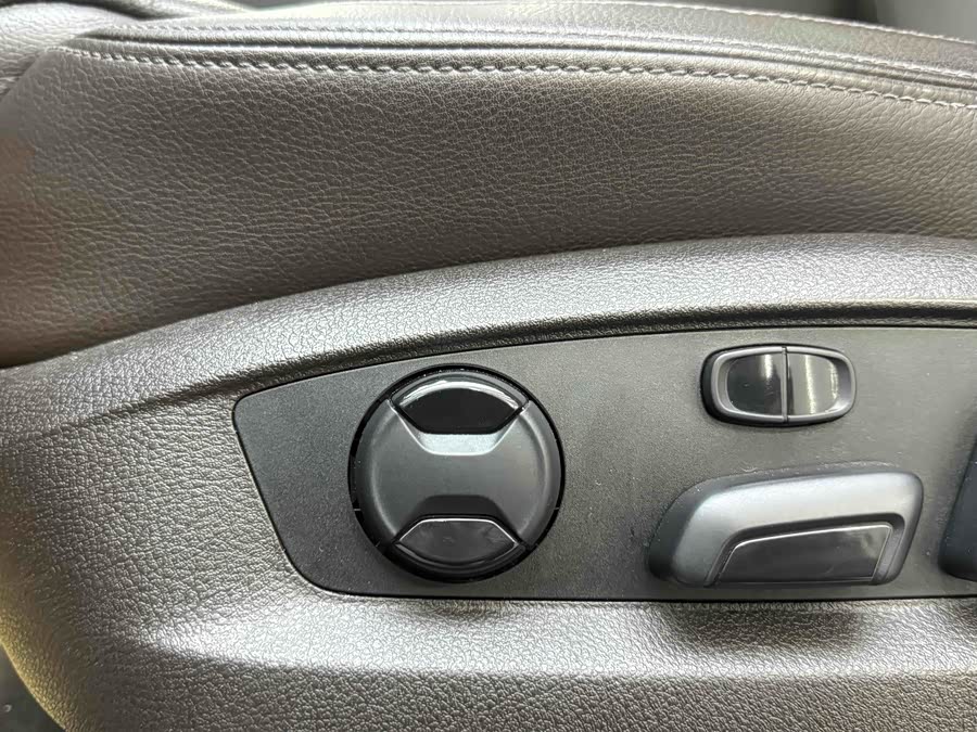 Volkswagen Touareg 2014 car image #21