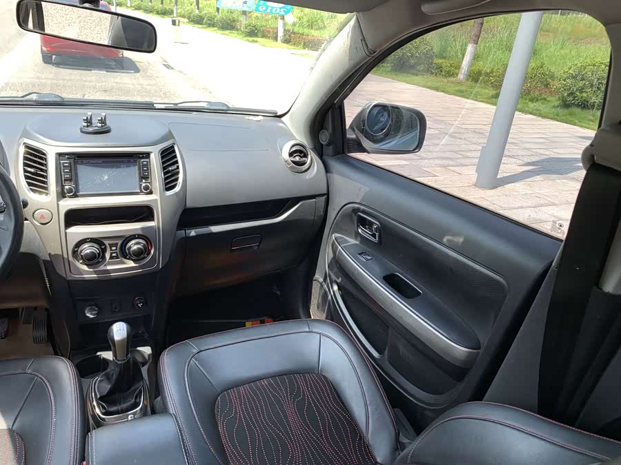 Great Wall M4 2012 صورة سيارة #21