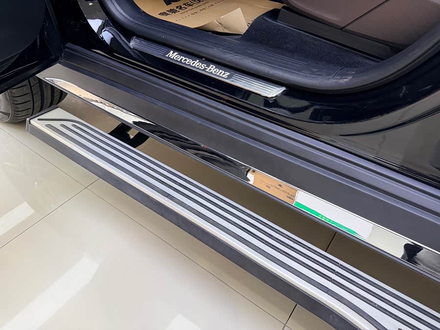 Mercedes-Benz GLS Class 2023 car image #21