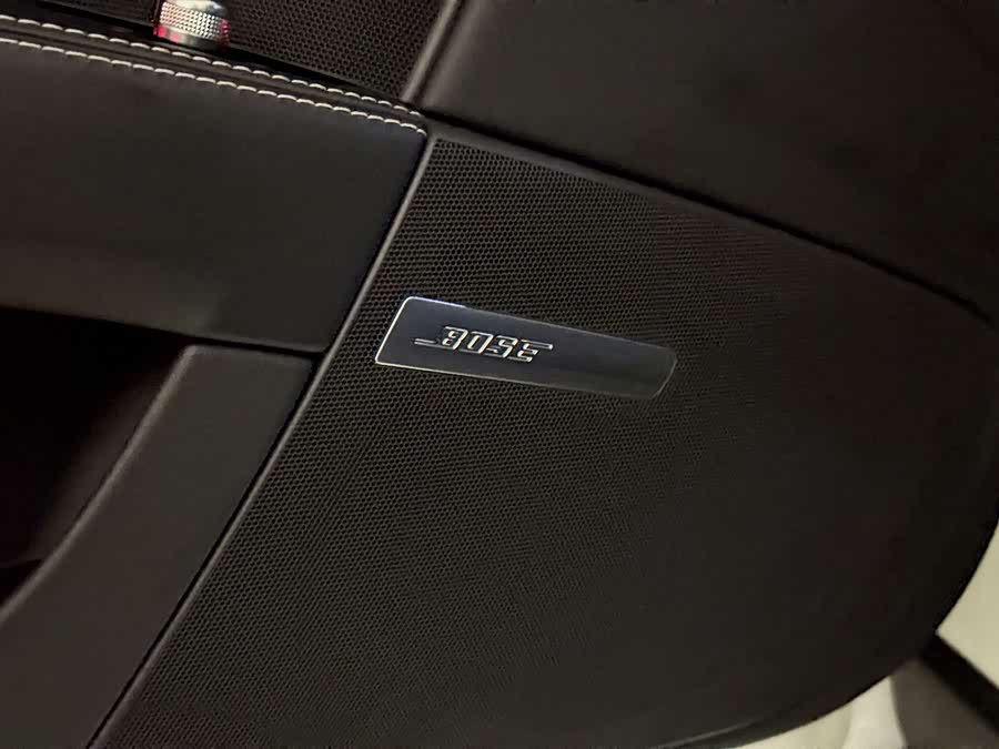 Audi TTS 2011 car image #21