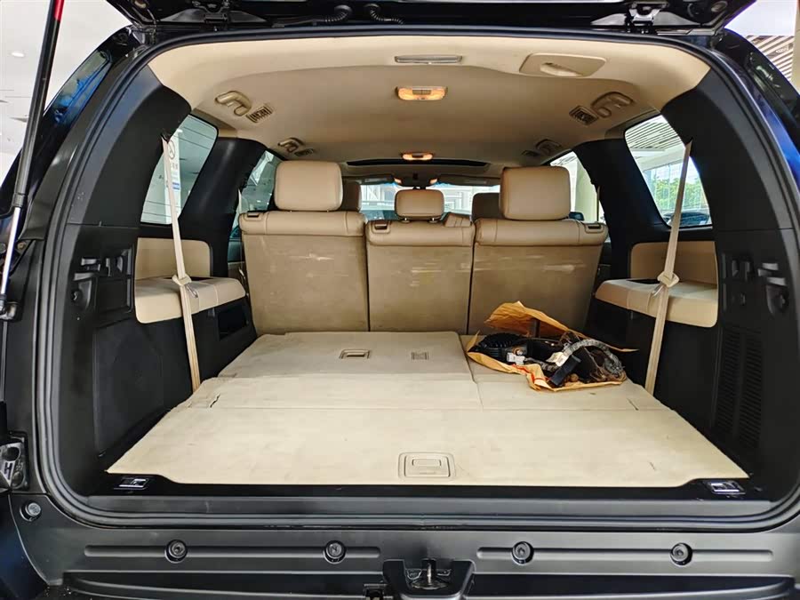 Toyota Sequoia 2018 immagine di auto #21