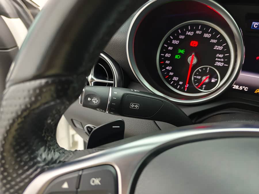 Mercedes-Benz SLC Class 2017 car image #21