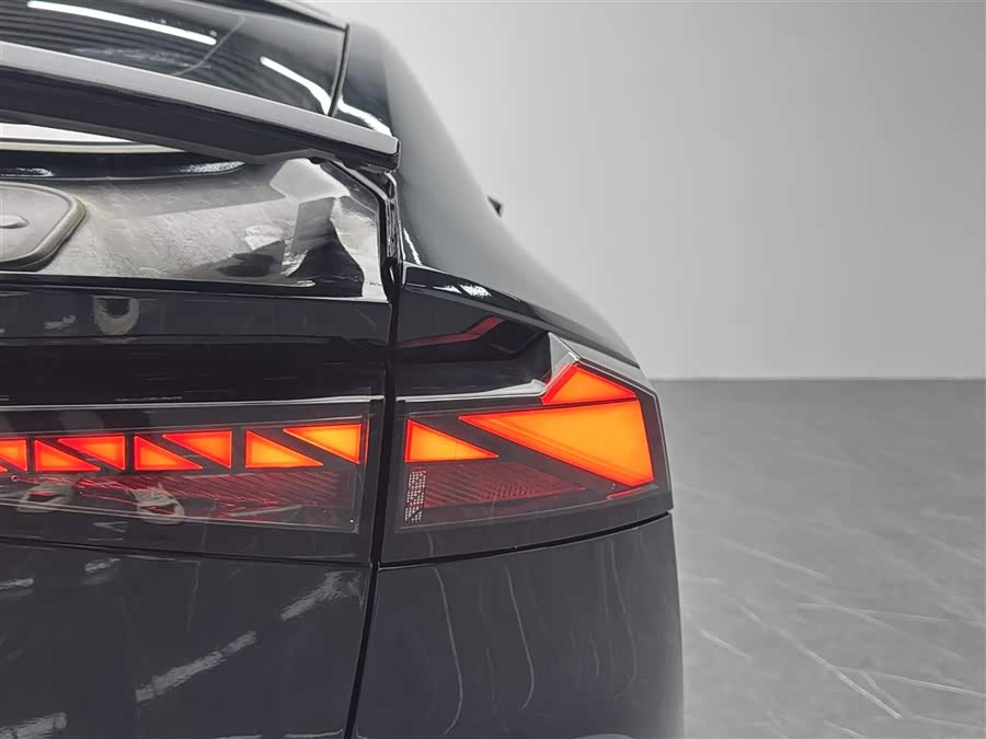 Changan UNI-V 2023 car image #21