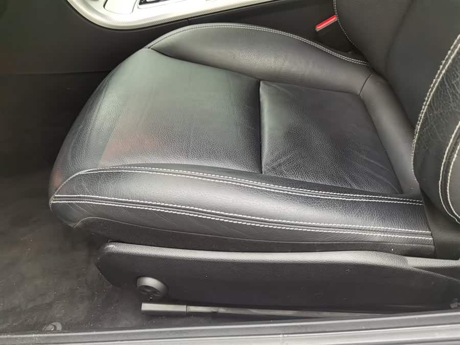 Mercedes-Benz SLC Class 2016 car image #21