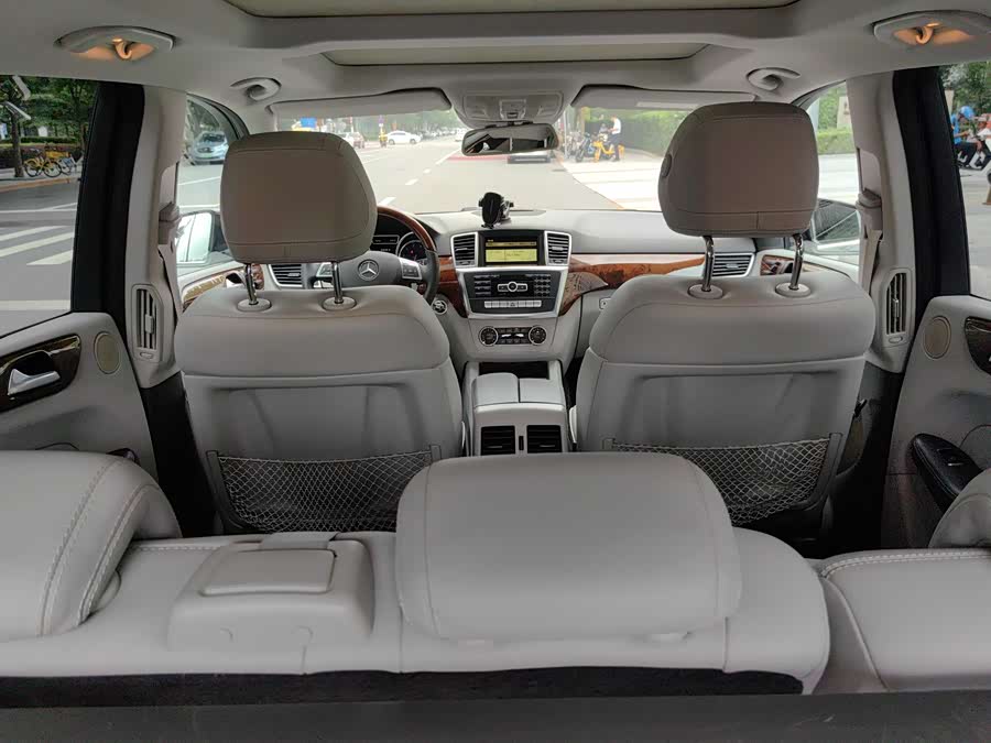 Mercedes-Benz M Class 2012 car image #21