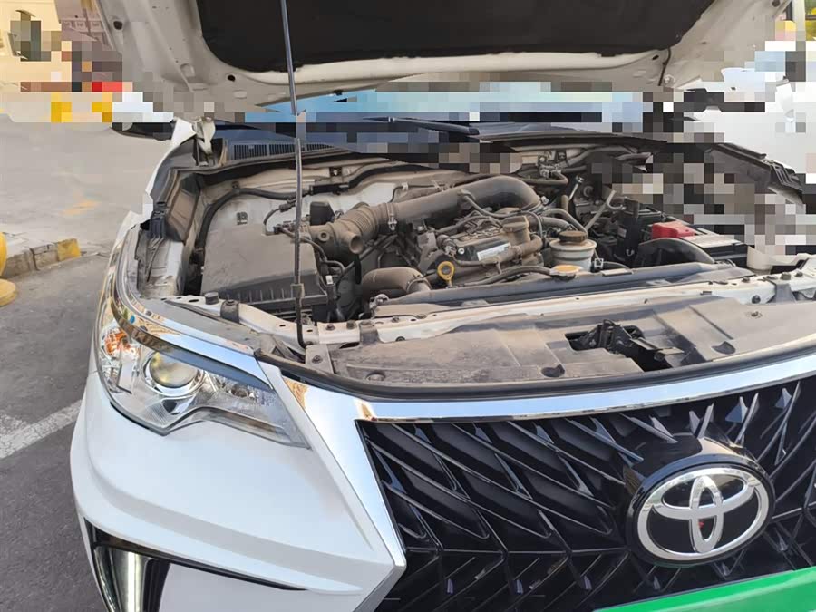 Toyota Fortuner 2017 صورة سيارة #21