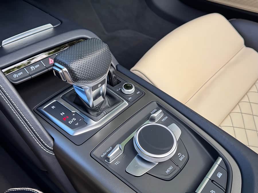 BMW 1 Series (Imported) 2020 #21 BMW 1 Series (Imported) 2020 car image #21