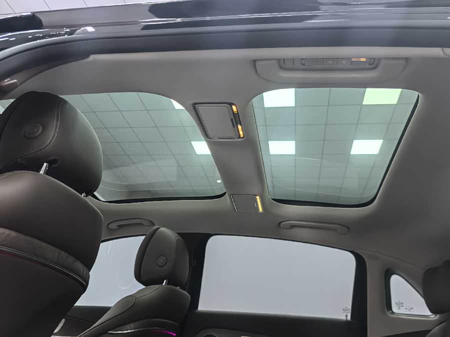 Mercedes-Benz E Class New Energy 2023 car image #21