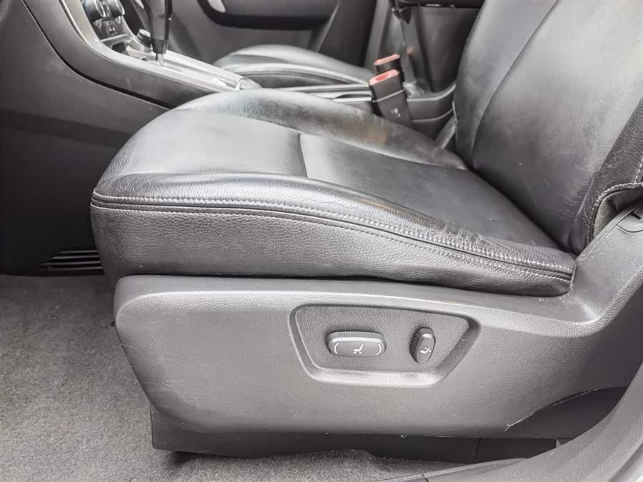 Chevrolet Captiva 2017 car image #21