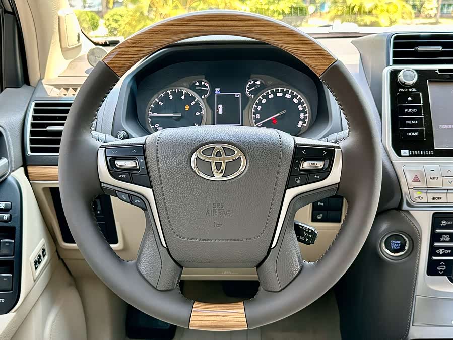 Toyota Land Cruiser Prado 2018 immagine di auto #21