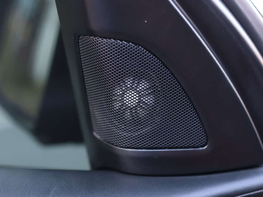 BMW X6 M 2012 car image #21