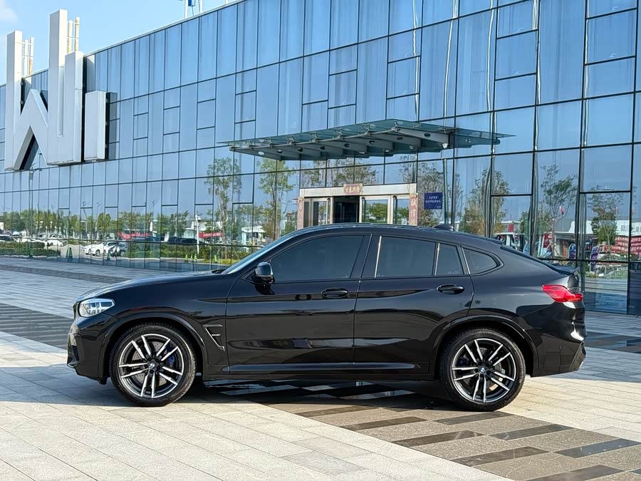 BMW X4 M 2021 car image #21