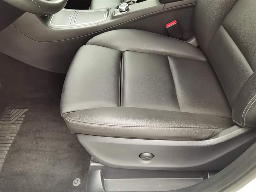 Mercedes-Benz B Class 2017 car image #21