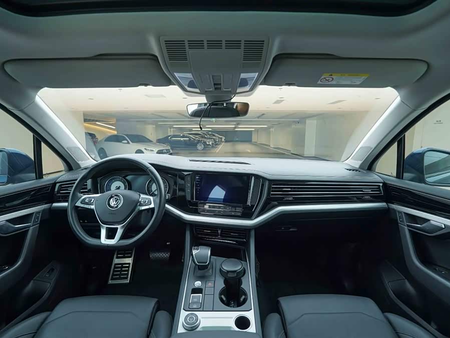 Volkswagen Touareg 2019 car image #21