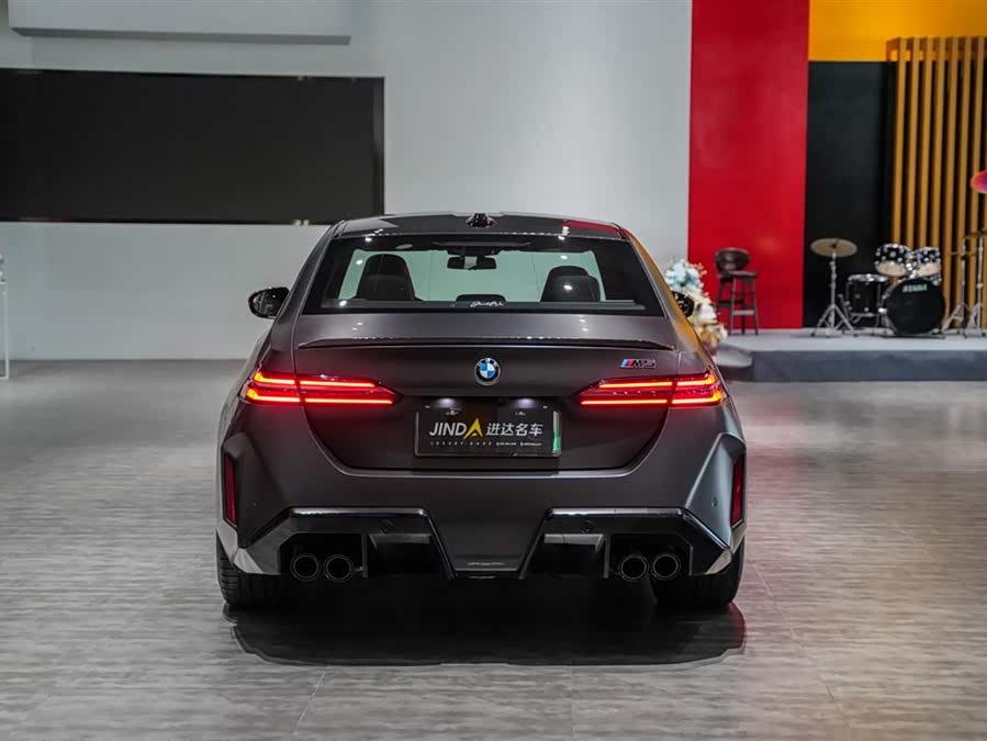 BMW M5 New Energy 2024 immagine di auto #21