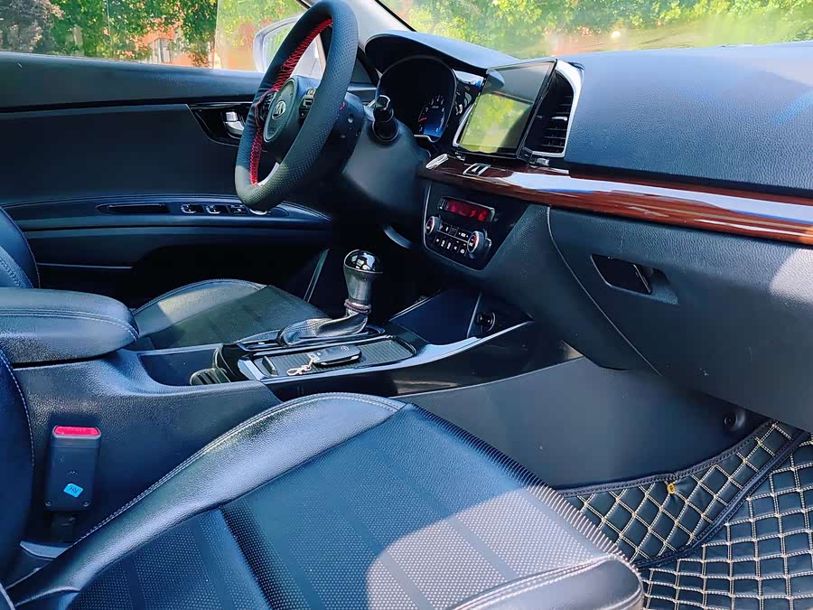 起亚 起亚K4 2014 汽车图片 #21