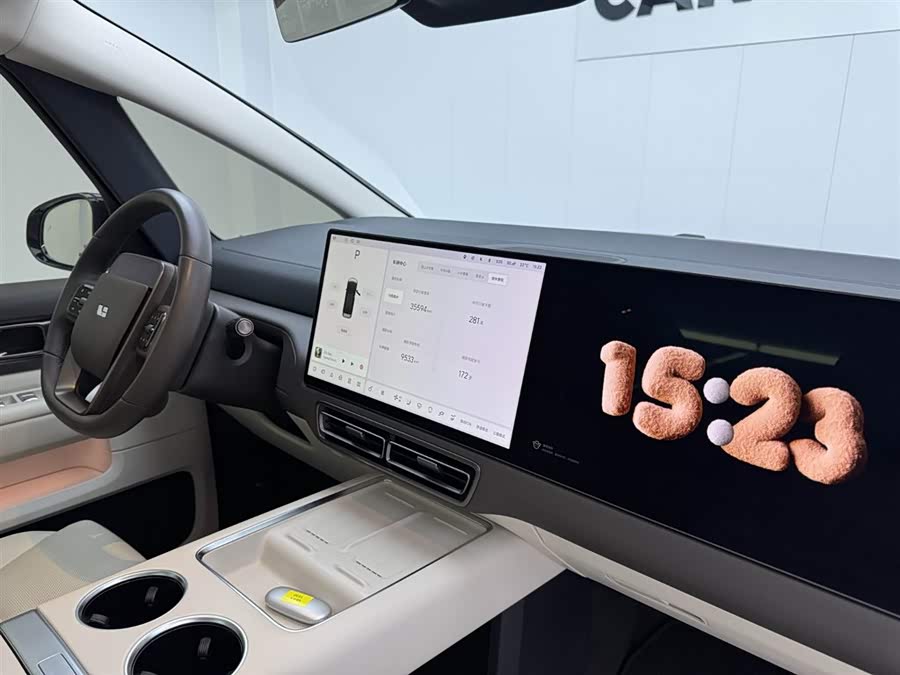 理想汽车 理想MEGA 2024 汽车图片 #21