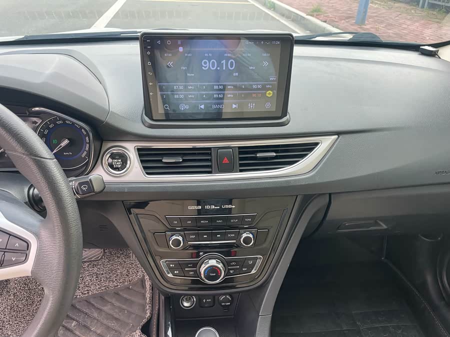 Changan Alsvin V7 2015 car image #21