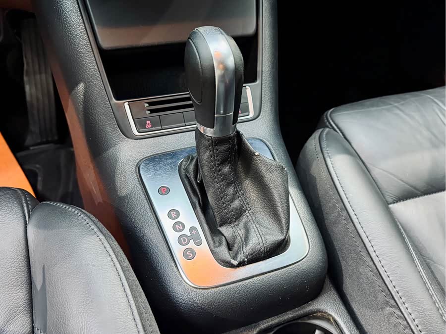 Volkswagen Tiguan 2015 car image #21
