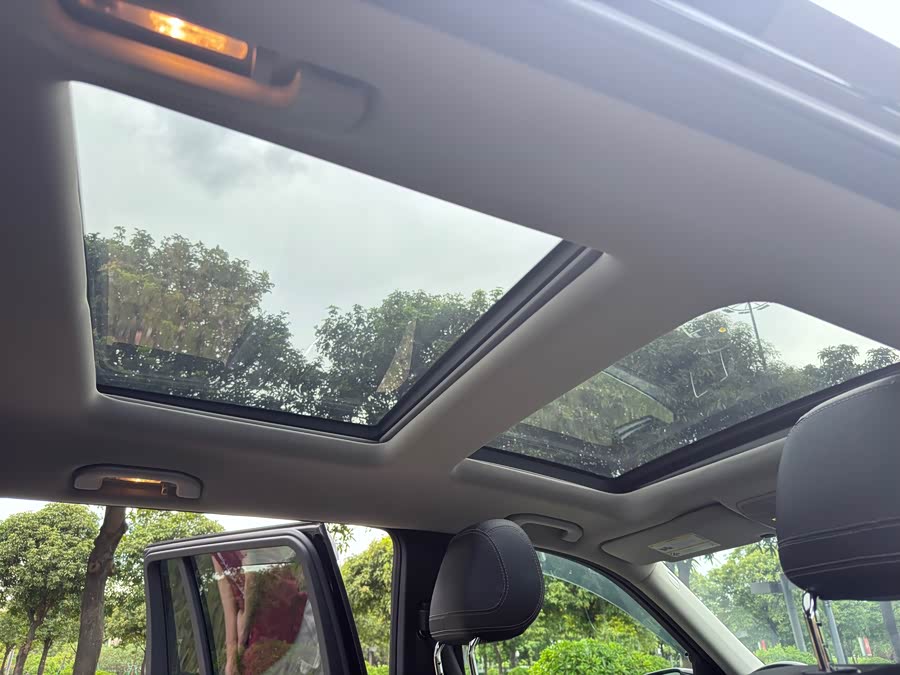 Mercedes-Benz GL Class 2017 immagine di auto #21