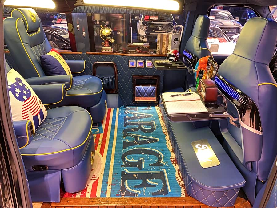 Ford E350 2010 car image #21