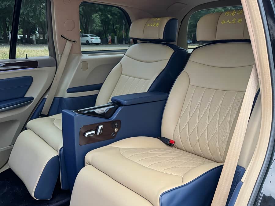 Mercedes-Benz GL Class 2011 car image #21