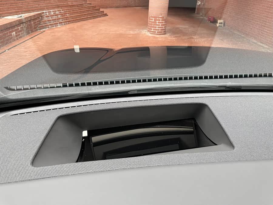 BYD Tang L 2025 immagine di auto #21