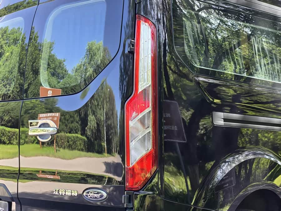 Ford Transit 2022 immagine di auto #21