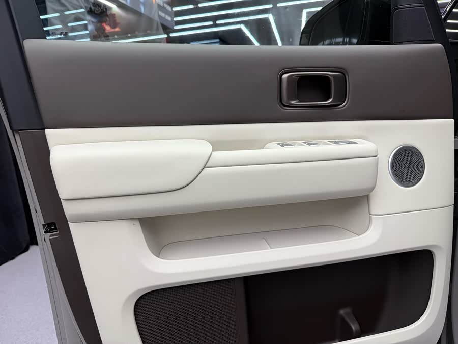 理想汽车 理想MEGA 2025 汽车图片 #21