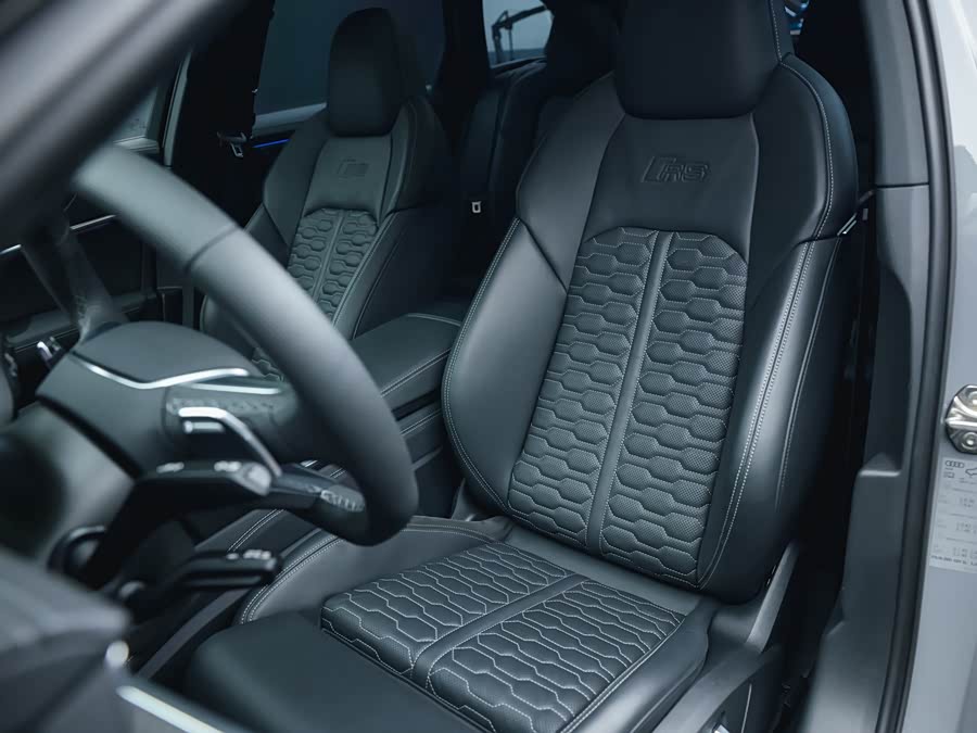 Audi RS 6 2021 car image #21