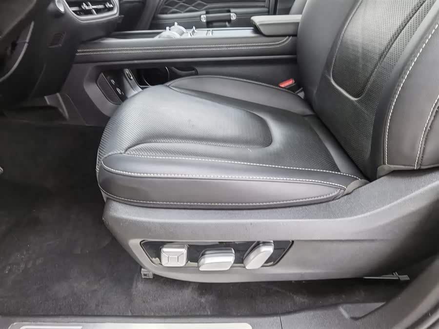 Tank 300 New Energy 2025 #21 Tank 300 New Energy 2025 car image #21