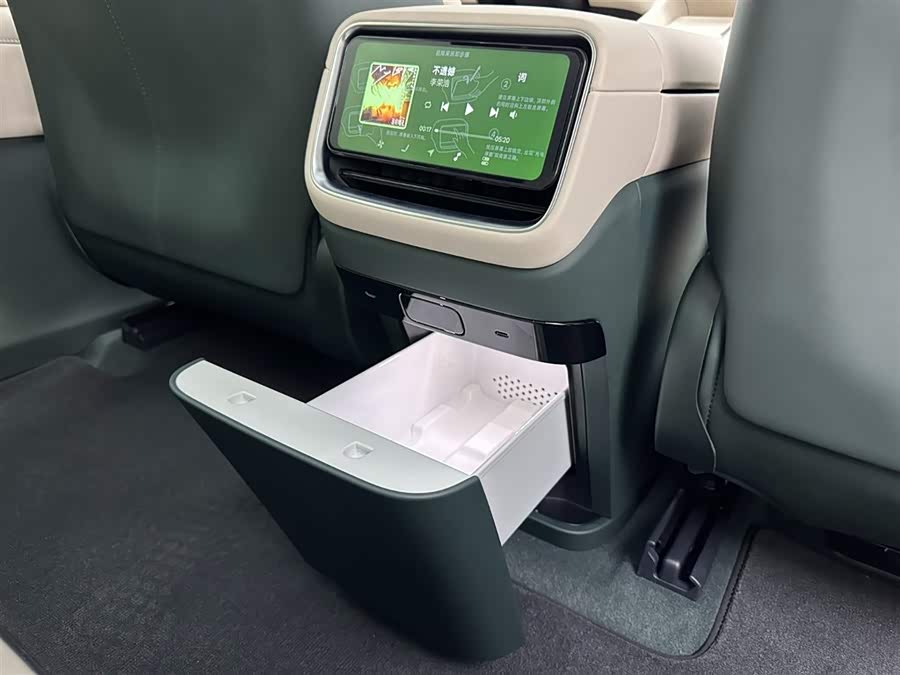 小米汽车 小米YU7 汽车图片 #21