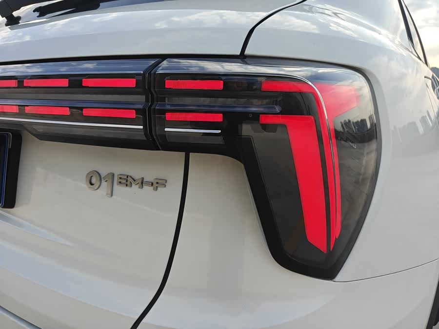 Lynk & Co 01 2022 image de voiture #21