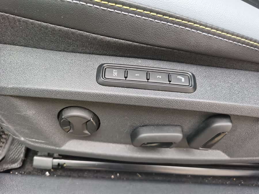 Volkswagen ID.4 X 2024 immagine di auto #21