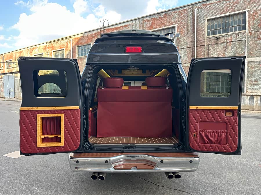 Ford E350 2016 car image #21