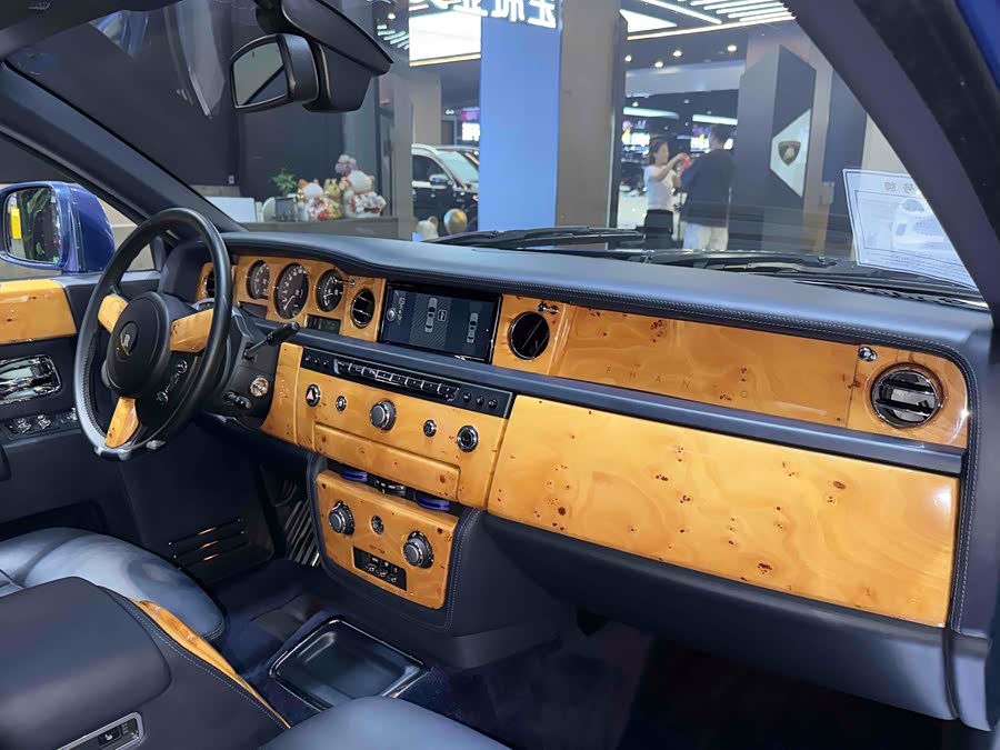 Rolls-Royce Phantom 2012 car image #21